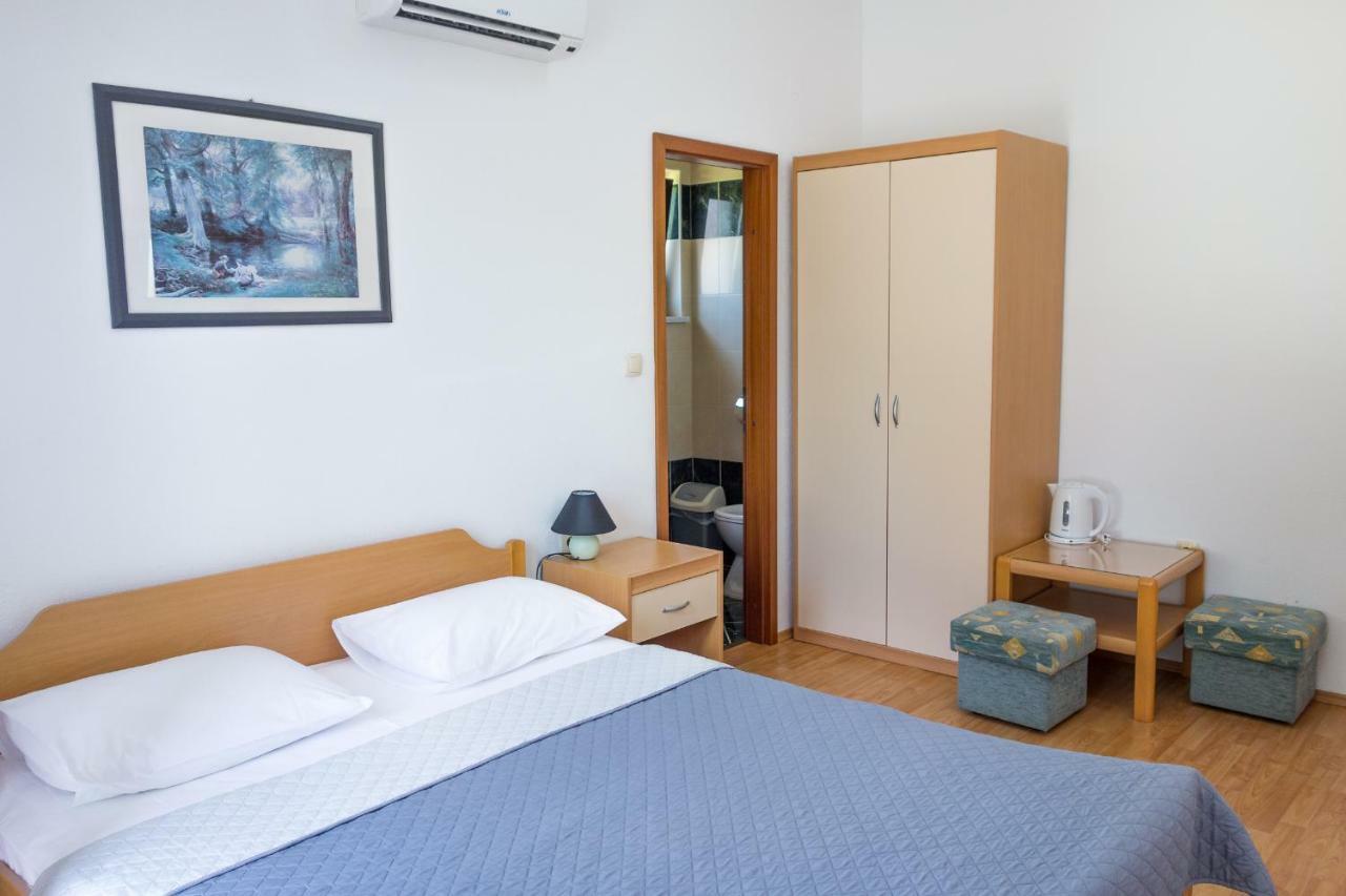 Rooms Stolfa Krk Town Eksteriør billede